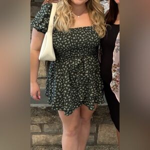 Francesca's Collections Green Floral Romper